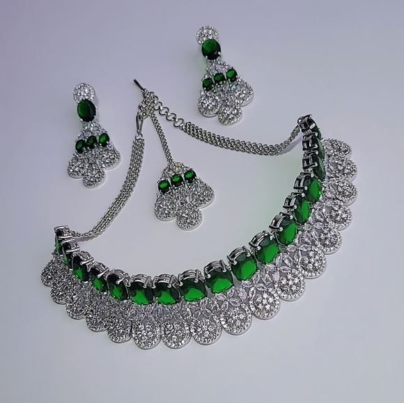 Emeralds Necklace Set/ Green Necklace Earrings TIKKA Set / Kiara Bridal Jewelry - Picture 5 of 6